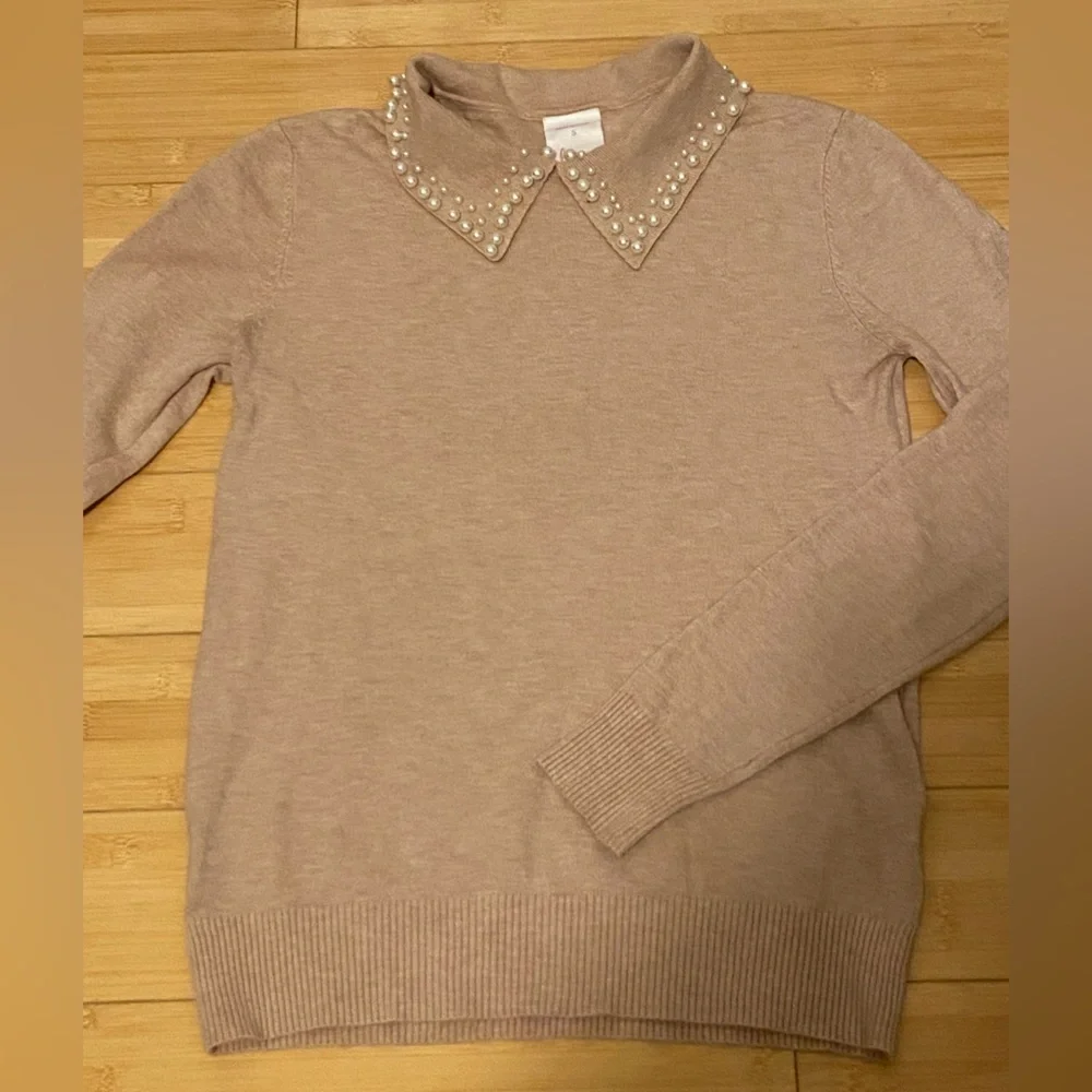 Luna Women's Dusty Pink Sweater with Pearl Collar